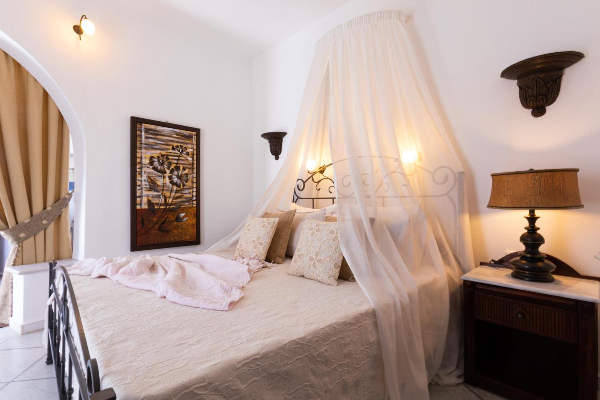 Sunrock Suites Стелида Екстериор снимка