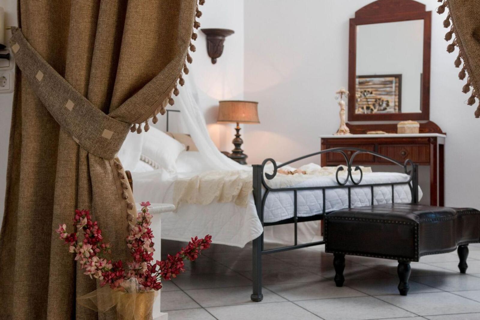 Sunrock Suites Стелида Екстериор снимка
